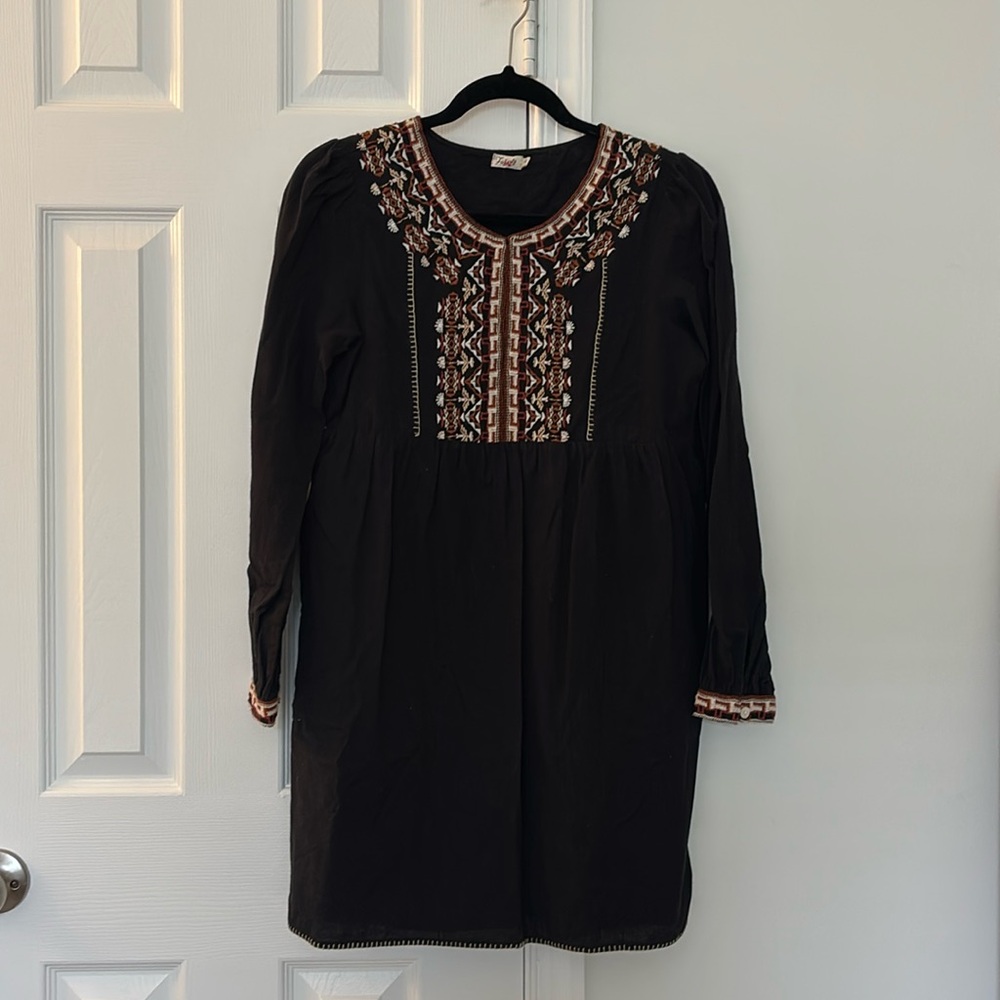 Faherty boho long sleeved embroidered dress